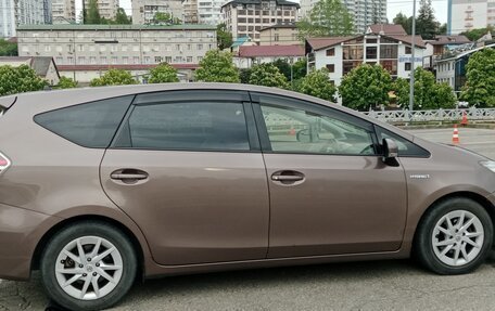 Toyota Prius Alpha I (ZVW40/41), 2015 год, 1 450 000 рублей, 2 фотография