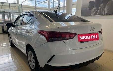 Hyundai Solaris II рестайлинг, 2018 год, 919 900 рублей, 4 фотография