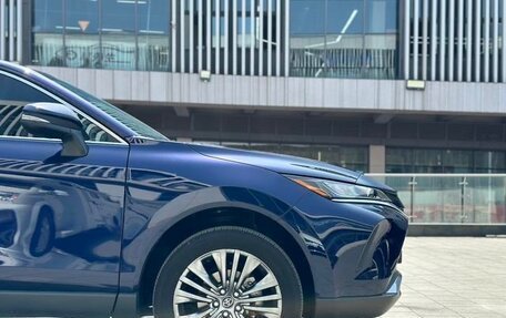 Toyota Harrier, 2022 год, 3 555 000 рублей, 4 фотография