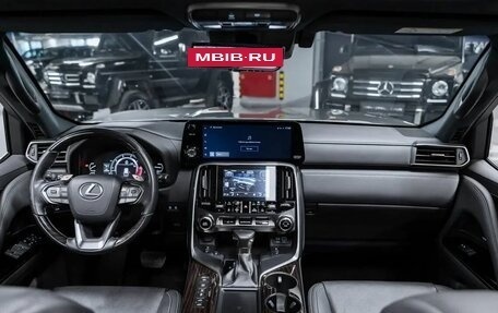 Lexus LX, 2022 год, 15 500 000 рублей, 3 фотография