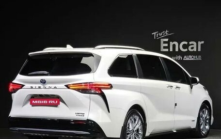 Toyota Sienna, 2021 год, 5 470 000 рублей, 3 фотография