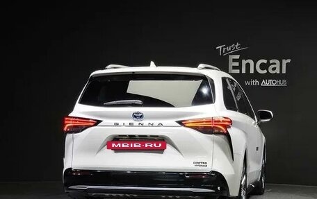 Toyota Sienna, 2021 год, 5 470 000 рублей, 2 фотография