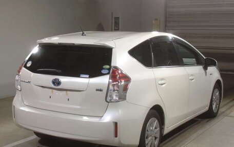 Toyota Prius Alpha I (ZVW40/41), 2020 год, 1 875 000 рублей, 2 фотография