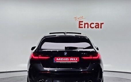 BMW 1 серия, 2021 год, 2 300 000 рублей, 3 фотография