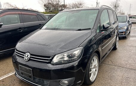 Volkswagen Touran III, 2012 год, 822 000 рублей, 2 фотография