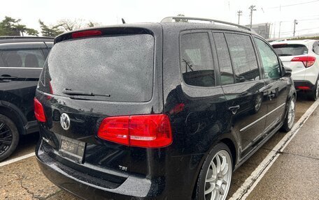 Volkswagen Touran III, 2012 год, 822 000 рублей, 3 фотография