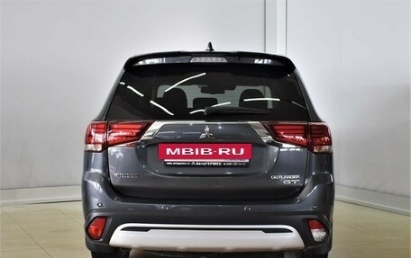 Mitsubishi Outlander III рестайлинг 3, 2019 год, 2 835 000 рублей, 3 фотография