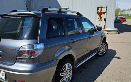 Mitsubishi Outlander III рестайлинг 3, 2005 год, 680 000 рублей, 3 фотография