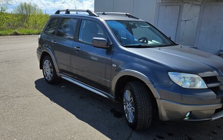 Mitsubishi Outlander III рестайлинг 3, 2005 год, 680 000 рублей, 6 фотография