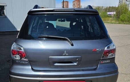 Mitsubishi Outlander III рестайлинг 3, 2005 год, 680 000 рублей, 4 фотография