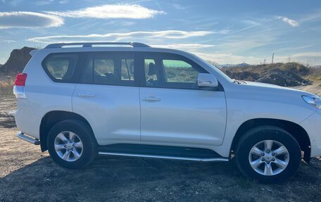 Toyota Land Cruiser Prado 150 рестайлинг 2, 2012 год, 3 600 000 рублей, 5 фотография