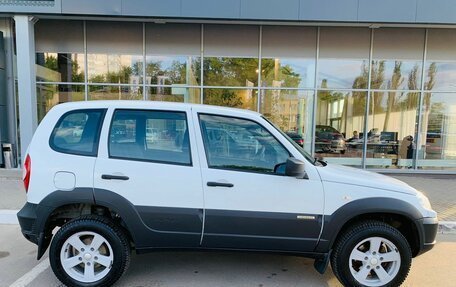 Chevrolet Niva I рестайлинг, 2017 год, 670 000 рублей, 4 фотография