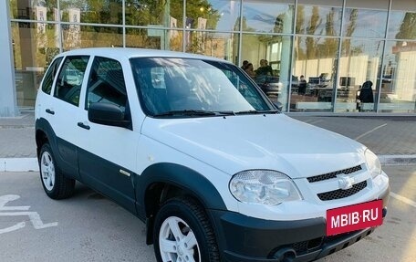 Chevrolet Niva I рестайлинг, 2017 год, 670 000 рублей, 3 фотография