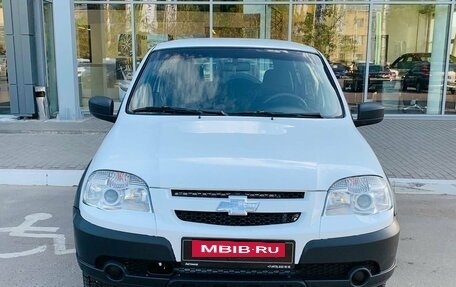 Chevrolet Niva I рестайлинг, 2017 год, 670 000 рублей, 2 фотография