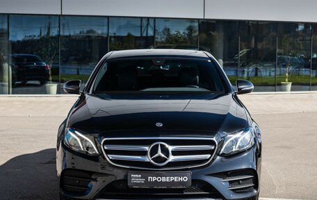 Mercedes-Benz E-Класс, 2019 год, 3 990 000 рублей, 4 фотография