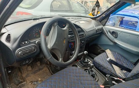 Chevrolet Niva I рестайлинг, 2004 год, 135 000 рублей, 3 фотография