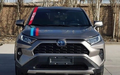 Toyota RAV4, 2021 год, 2 199 199 рублей, 2 фотография