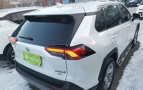 Toyota RAV4, 2021 год, 2 820 000 рублей, 4 фотография
