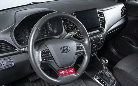 Hyundai Solaris II рестайлинг, 2021 год, 1 519 658 рублей, 3 фотография