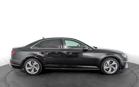 Audi A4, 2019 год, 2 860 000 рублей, 4 фотография