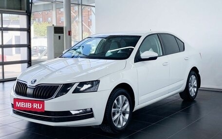 Skoda Octavia, 2018 год, 1 990 000 рублей, 2 фотография