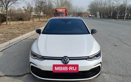 Volkswagen Golf VIII, 2022 год, 1 690 000 рублей, 2 фотография