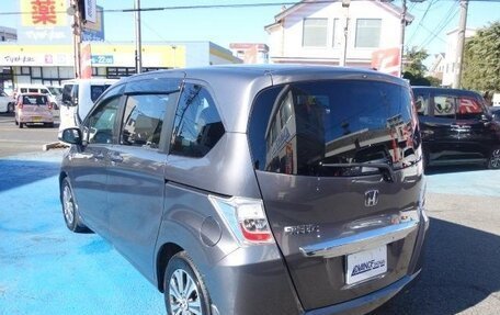 Honda Freed I, 2013 год, 925 000 рублей, 6 фотография