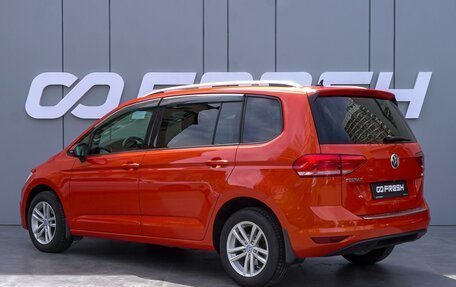 Volkswagen Touran III, 2017 год, 1 680 000 рублей, 2 фотография