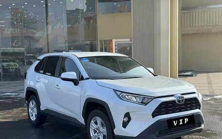 Toyota RAV4, 2022 год, 2 150 000 рублей, 3 фотография