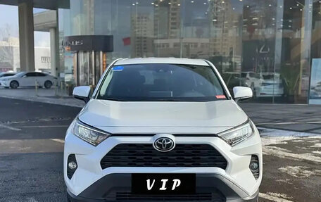 Toyota RAV4, 2022 год, 2 150 000 рублей, 2 фотография