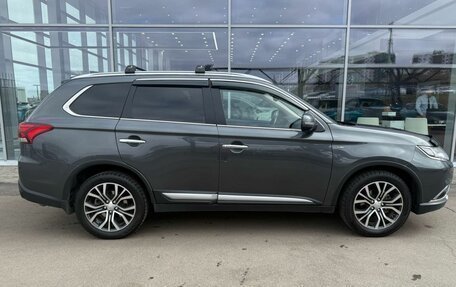 Mitsubishi Outlander III рестайлинг 3, 2018 год, 2 440 000 рублей, 3 фотография