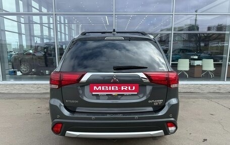 Mitsubishi Outlander III рестайлинг 3, 2018 год, 2 440 000 рублей, 5 фотография