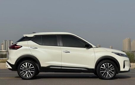 Nissan Kicks I, 2022 год, 1 590 000 рублей, 2 фотография