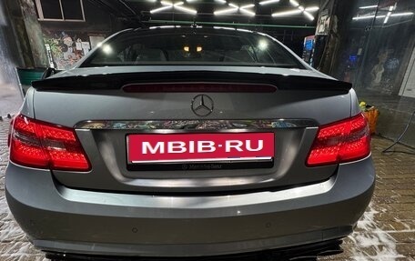 Mercedes-Benz E-Класс, 2013 год, 1 850 000 рублей, 2 фотография