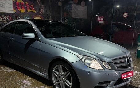 Mercedes-Benz E-Класс, 2013 год, 1 850 000 рублей, 4 фотография