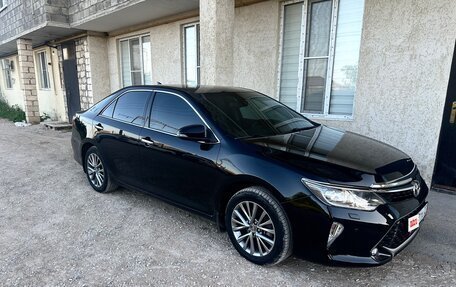 Toyota Camry, 2017 год, 2 250 000 рублей, 3 фотография
