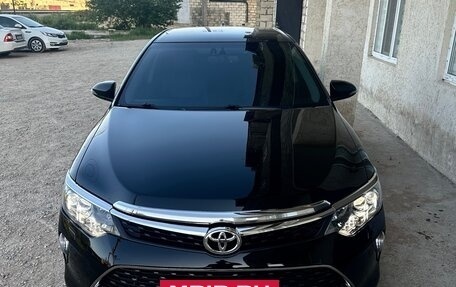 Toyota Camry, 2017 год, 2 250 000 рублей, 2 фотография