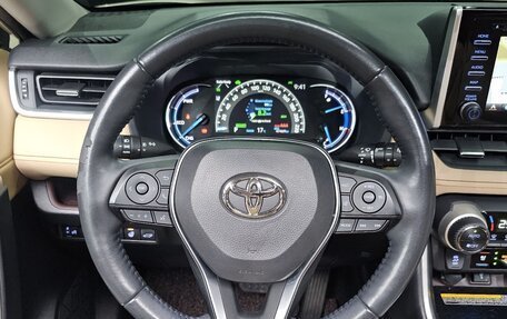 Toyota RAV4, 2021 год, 3 300 000 рублей, 5 фотография