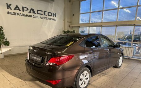 Hyundai Solaris II рестайлинг, 2015 год, 1 090 000 рублей, 2 фотография