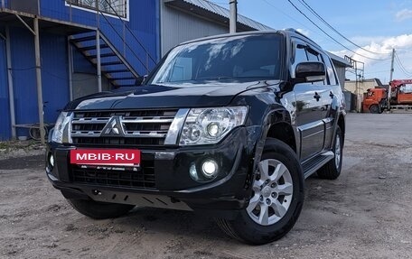 Mitsubishi Pajero IV, 2012 год, 2 350 000 рублей, 2 фотография