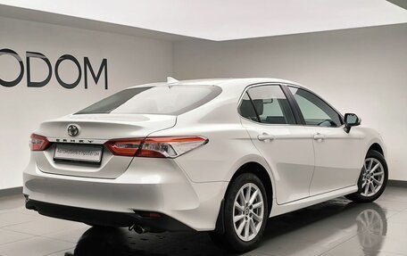 Toyota Camry, 2022 год, 3 520 000 рублей, 4 фотография