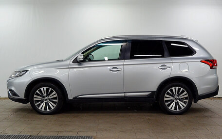 Mitsubishi Outlander III рестайлинг 3, 2019 год, 1 940 000 рублей, 7 фотография