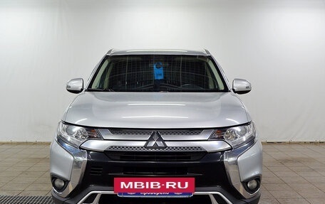 Mitsubishi Outlander III рестайлинг 3, 2019 год, 1 940 000 рублей, 3 фотография