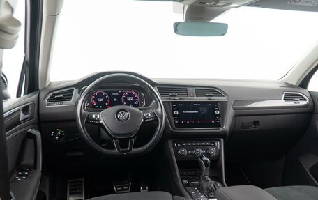 Volkswagen Tiguan II, 2019 год, 2 749 000 рублей, 6 фотография