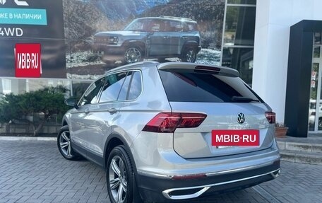 Volkswagen Tiguan II, 2021 год, 3 500 000 рублей, 3 фотография