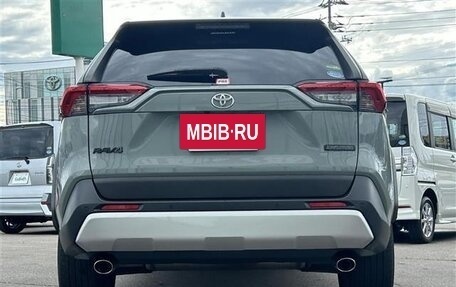 Toyota RAV4, 2022 год, 2 170 000 рублей, 5 фотография