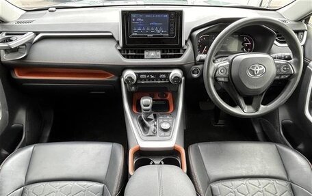 Toyota RAV4, 2022 год, 2 170 000 рублей, 10 фотография