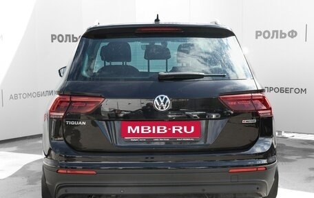 Volkswagen Tiguan II, 2018 год, 2 395 000 рублей, 6 фотография