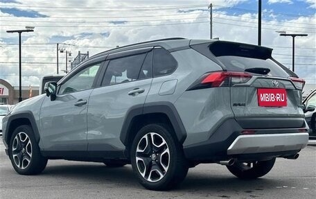 Toyota RAV4, 2022 год, 2 170 000 рублей, 6 фотография
