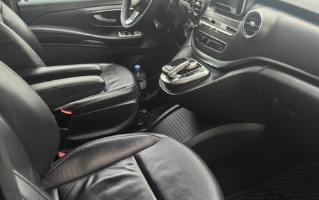Mercedes-Benz V-Класс, 2018 год, 3 690 000 рублей, 5 фотография